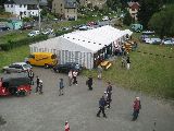 Blick von oben auf das Festzelt