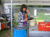 Fleißig am Grill: Lea Hoppe