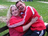 Simone kuschelt mit Uwe